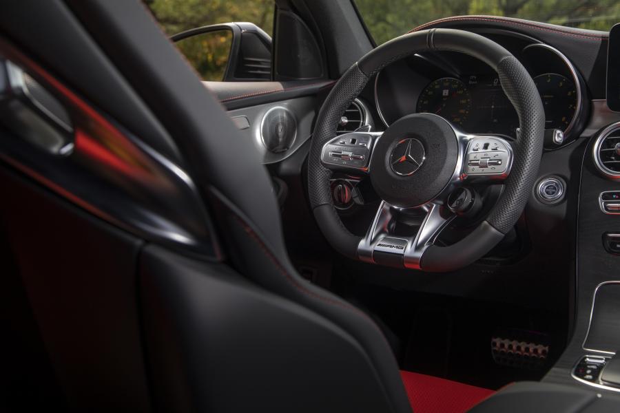 Интерьер Mercedes-AMG GLC63 4Matic+ (X253) 2019 года  (NA) (фото 24 из 81)